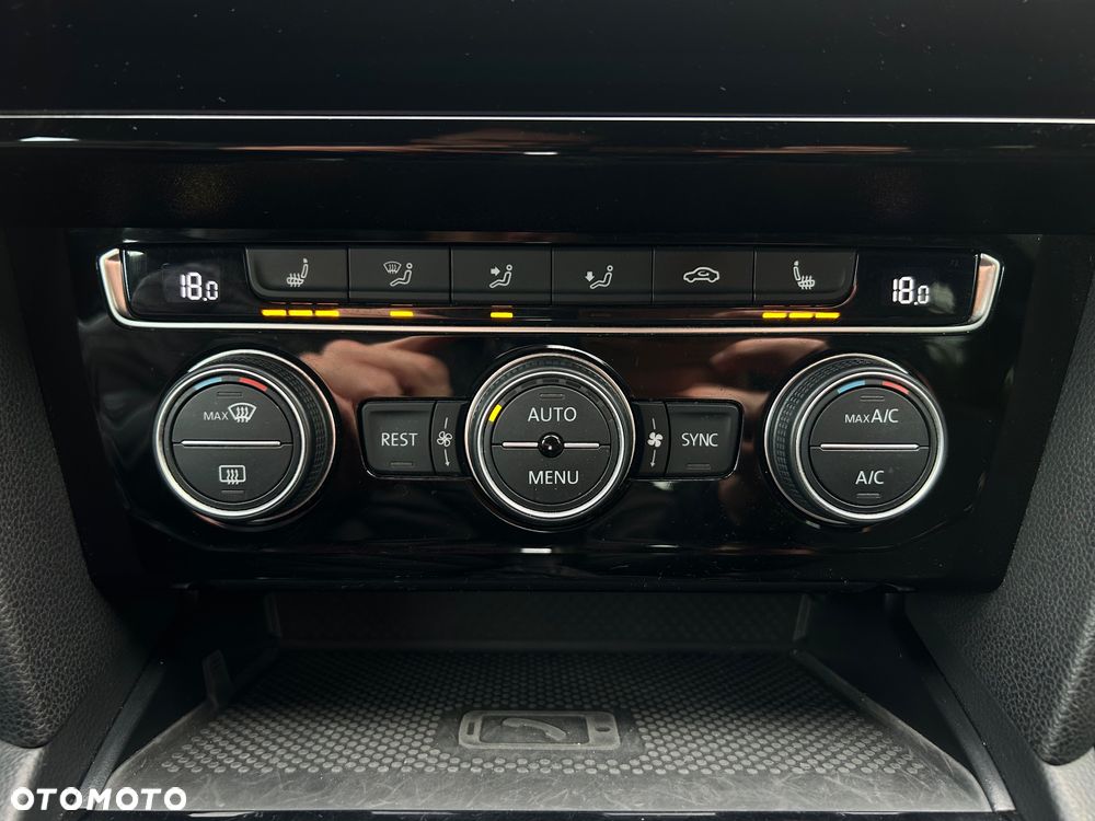 Volkswagen Arteon 2.0 TDI Bi-Turbo SCR 4Mot R-Line DSG - 29