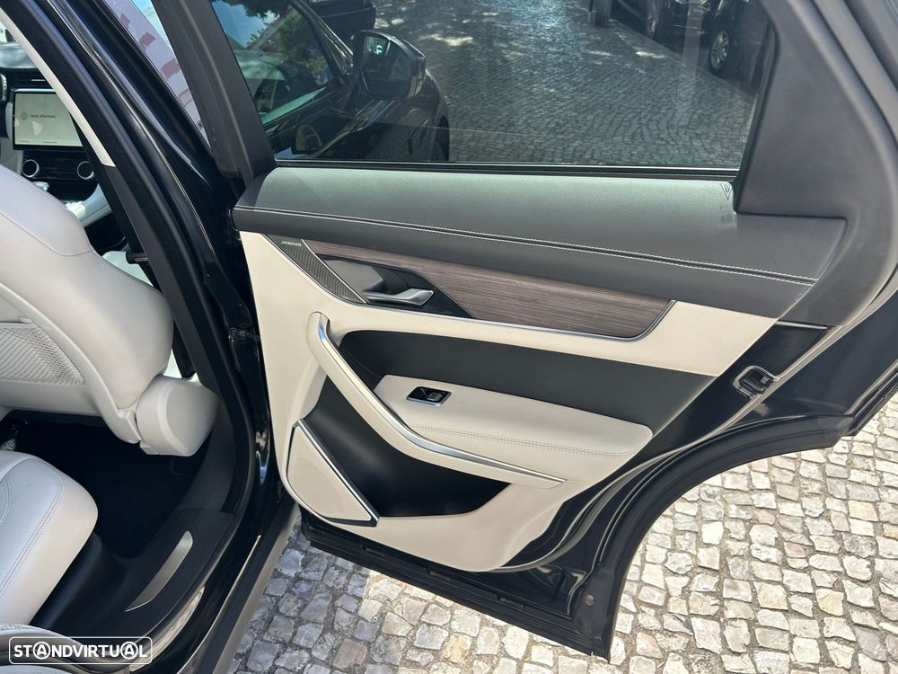 Jaguar F-Pace 2.0 P400e AWD R-Dynamic Black - 26