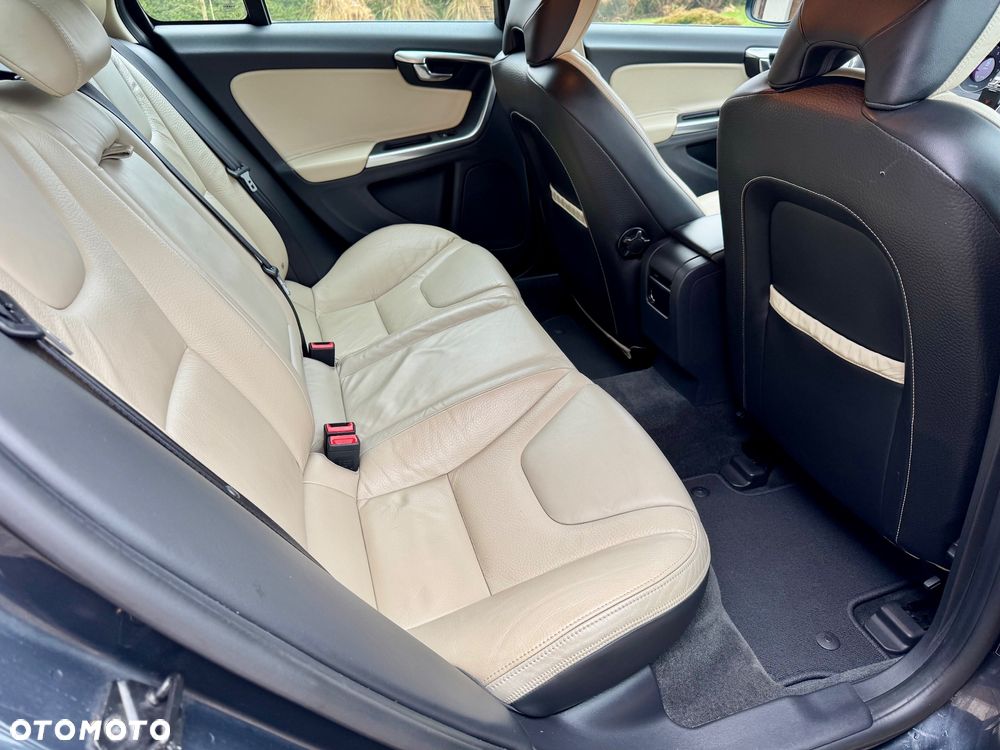 Volvo S60 2.0T Momentum - 19