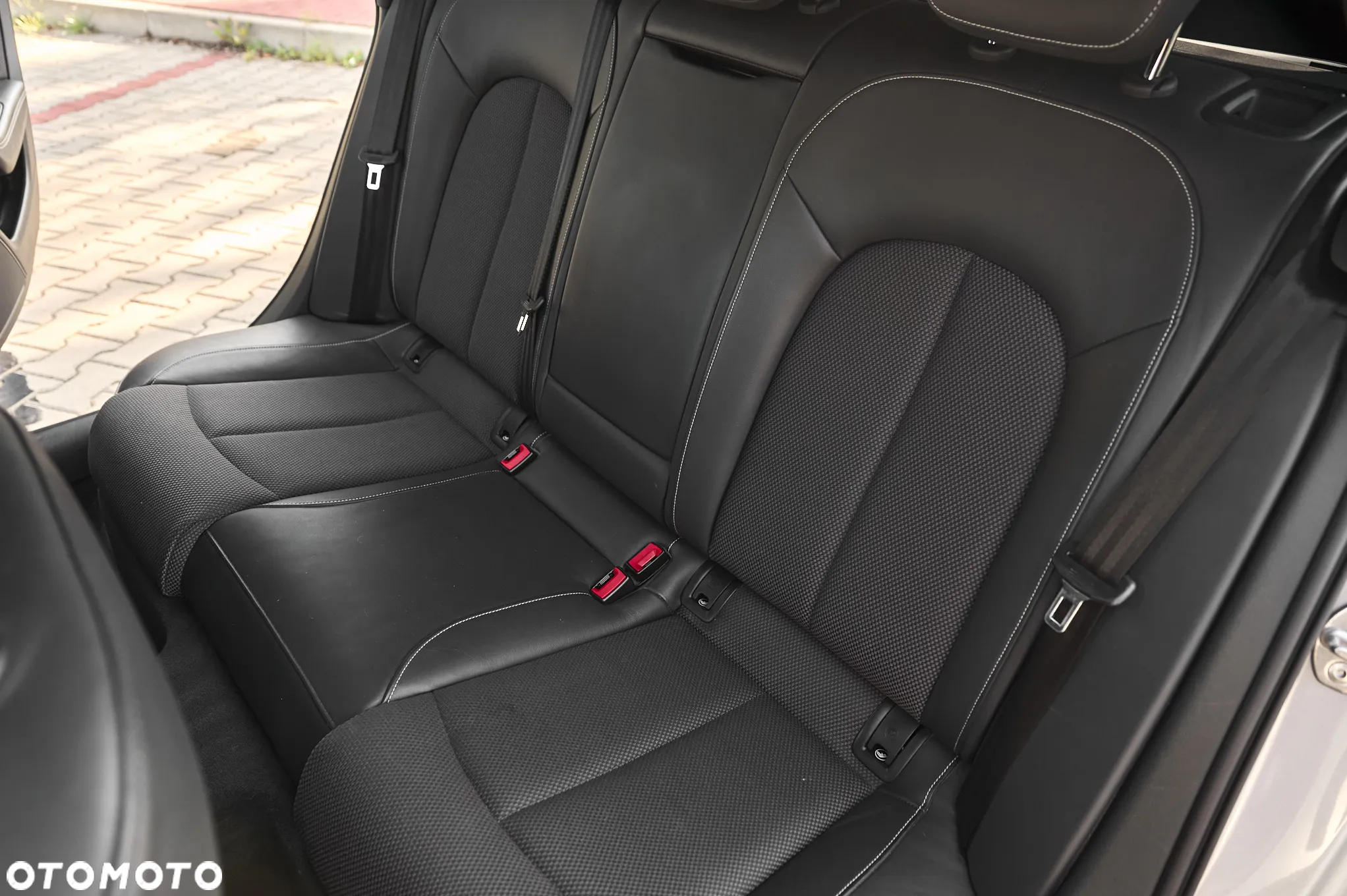 Audi A6 Avant 2.0 TDI Ultra S tronic - 24