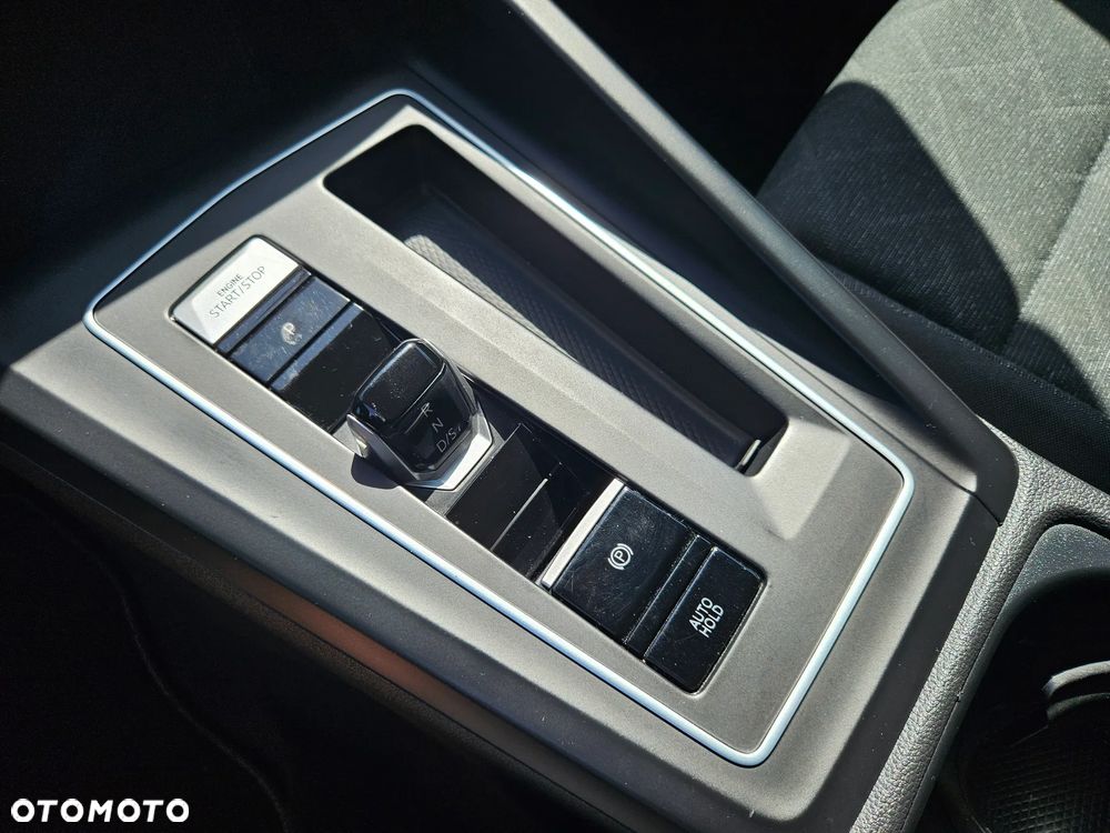 Volkswagen Golf - 34