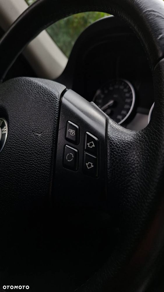BMW Seria 3 320d xDrive DPF - 26