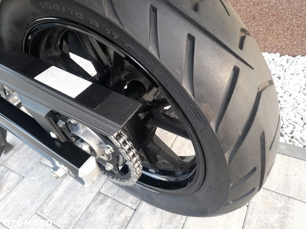 Suzuki V-STROM - 16