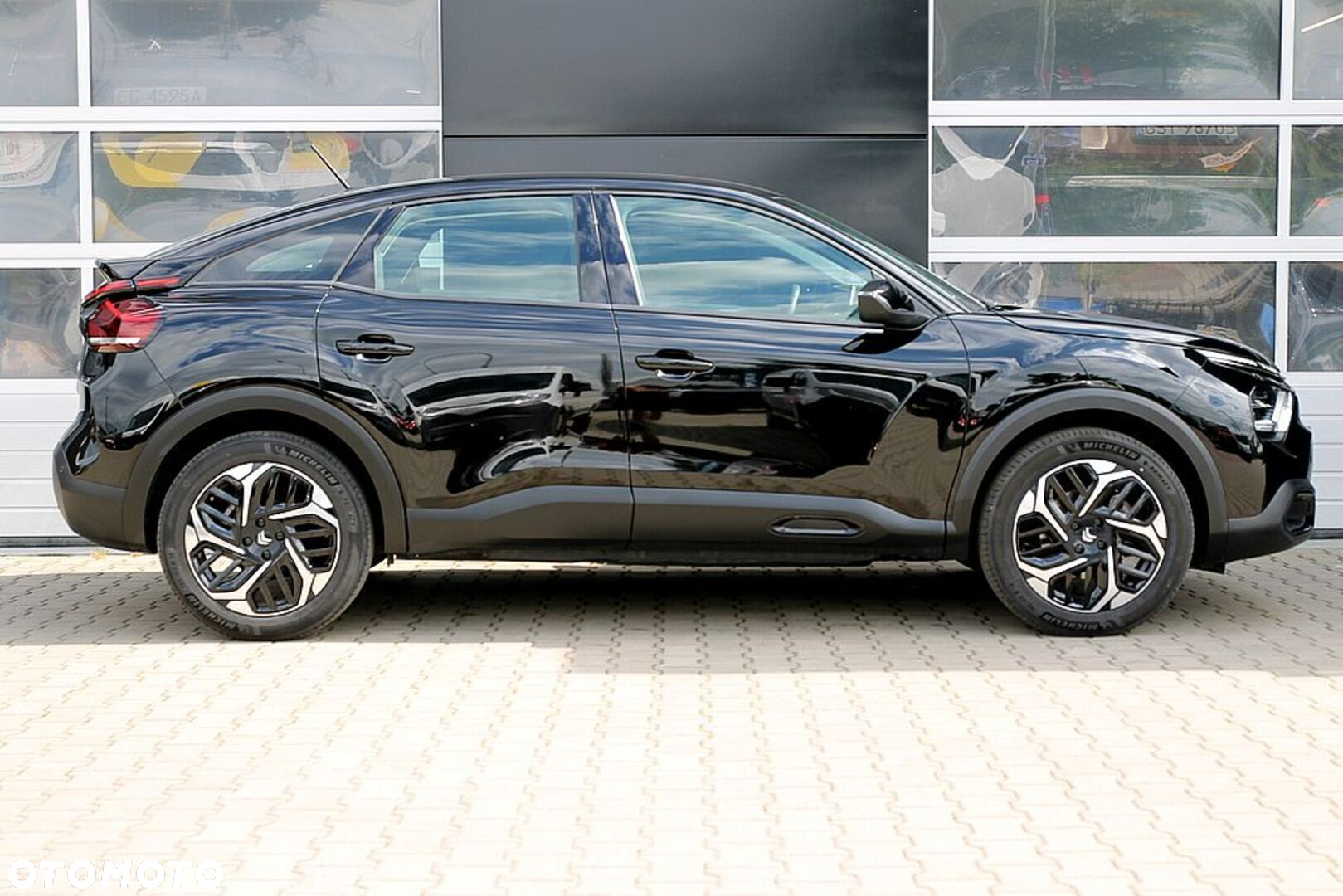 Citroën C4 1.2 PureTech Plus S&S EAT8 - 13