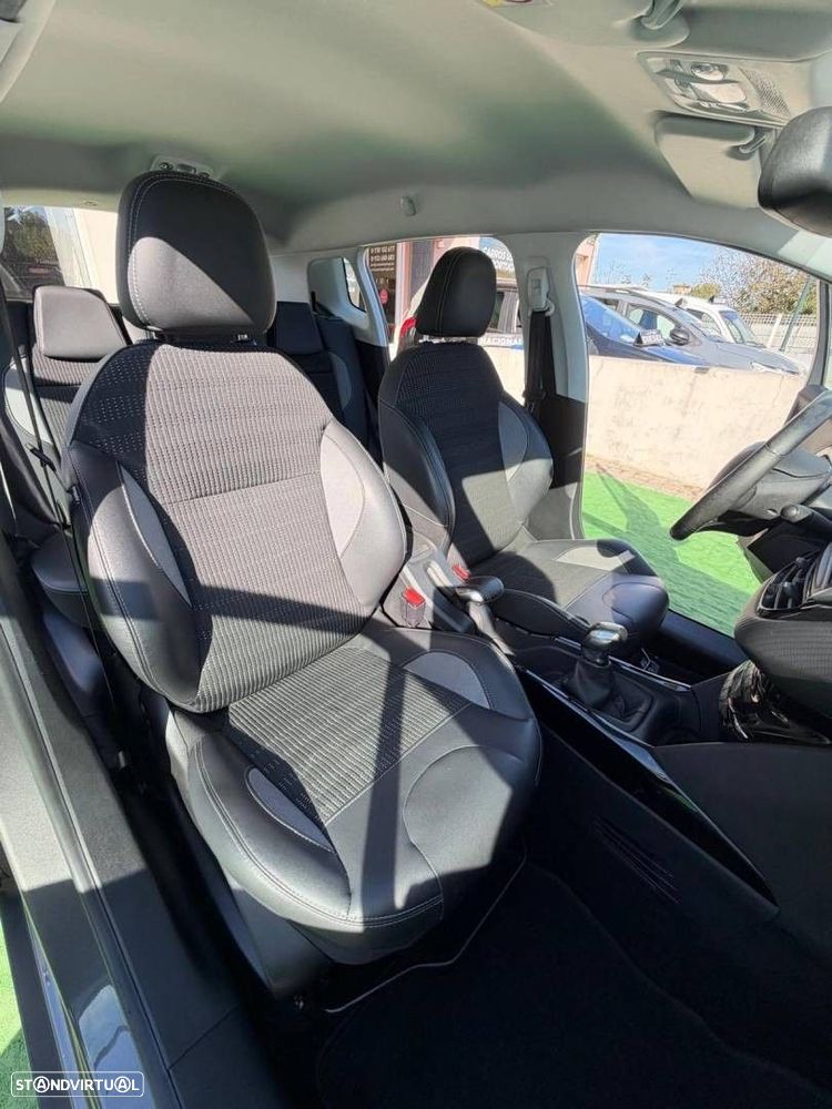 Peugeot 2008 1.2 PureTech Allure - 15