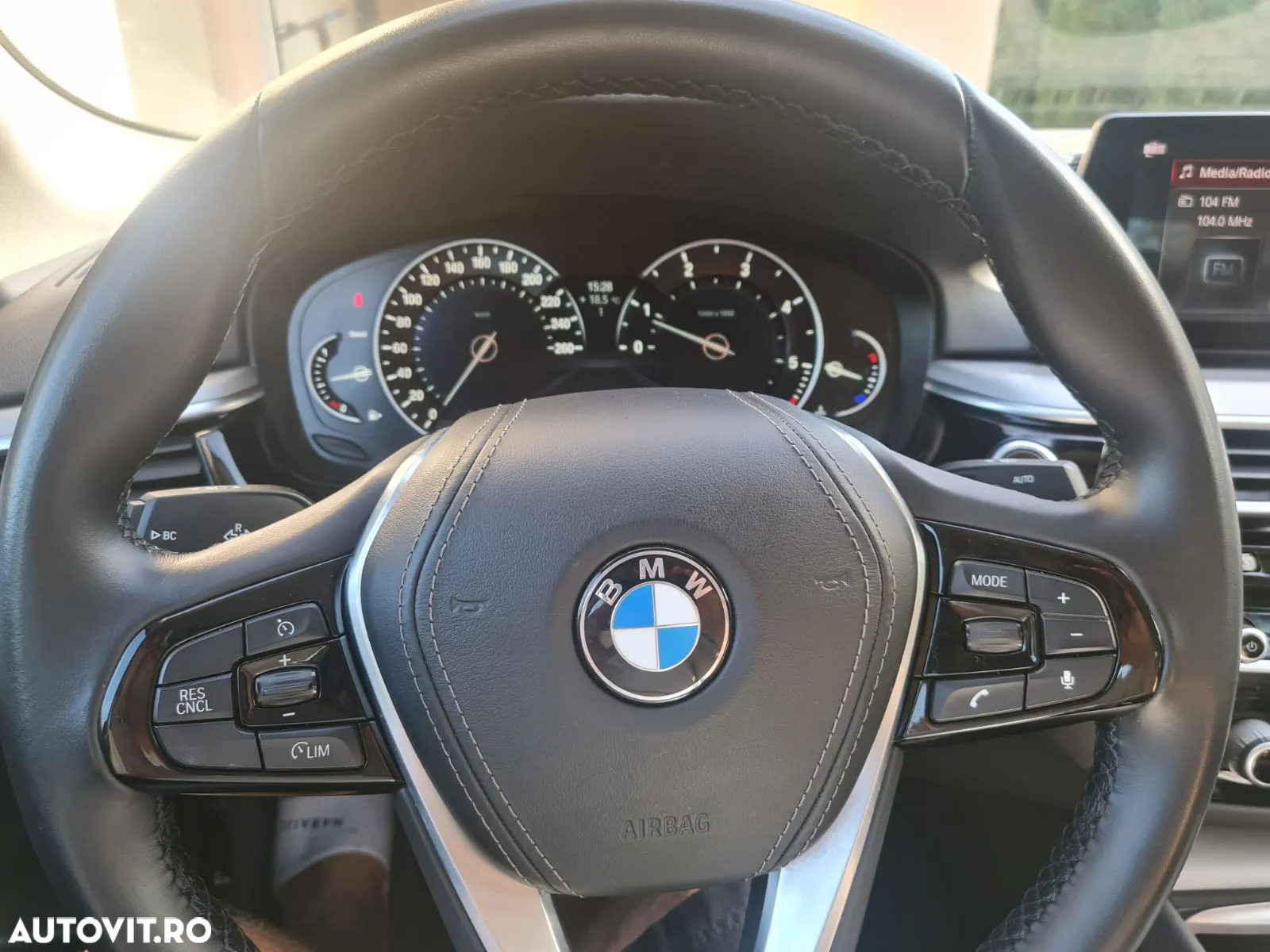 BMW Seria 5 520d xDrive AT - 22