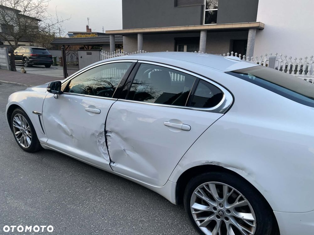 Jaguar XF 3.0 V6 D Luxury - 33