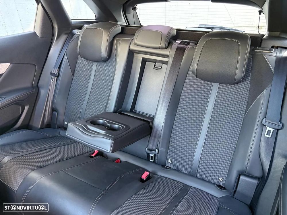 Peugeot 3008 1.6 Hybrid GT e-EAT8 - 56