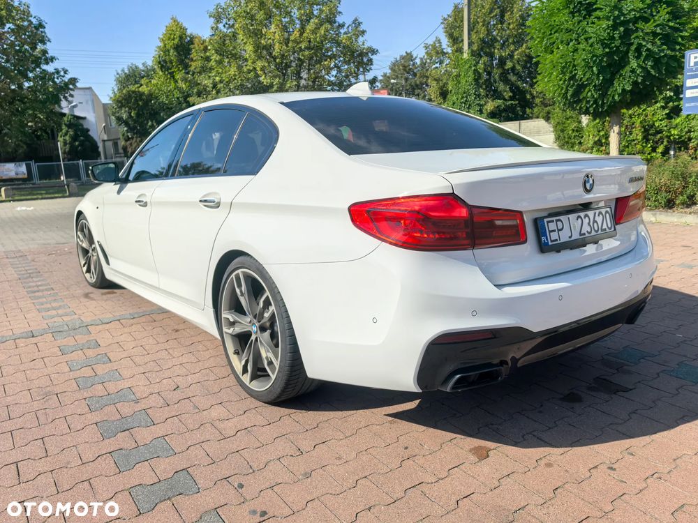 BMW Seria 5 M550i xDrive sport - 12