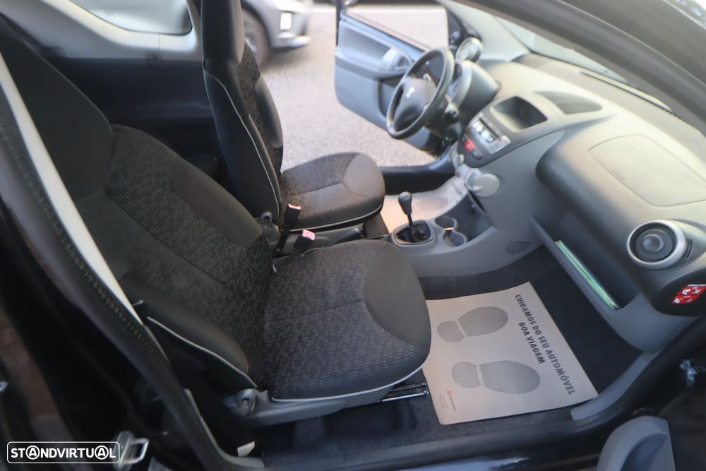 Peugeot 107 1.0 Trendy - 21