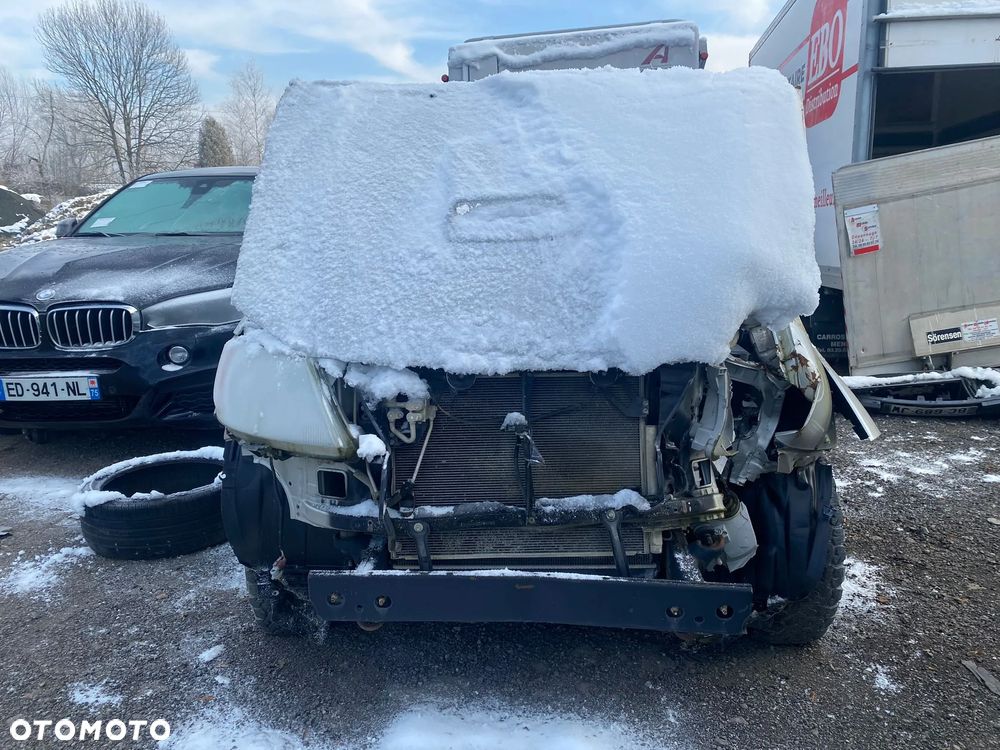 Toyota Hilux 4x4 Extra Cab Sol - 2