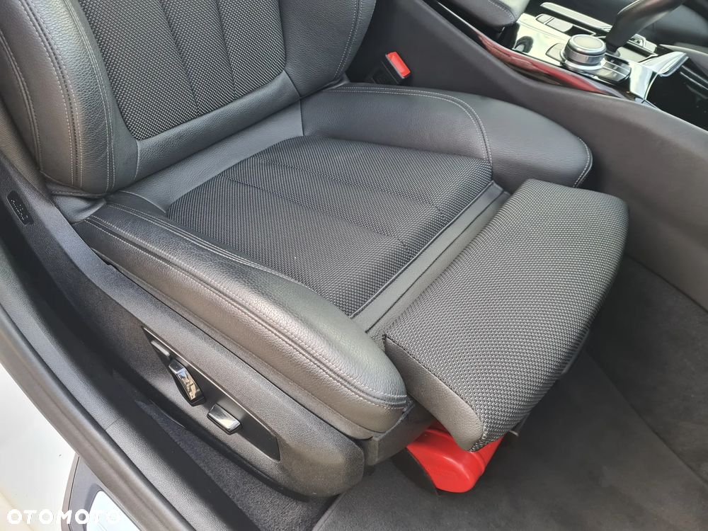 BMW Seria 5 520i Sport Line sport - 21
