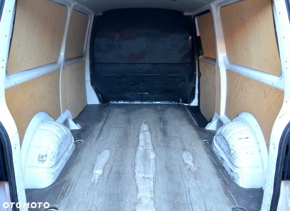 Volkswagen Transporter Long L2H1 - 18
