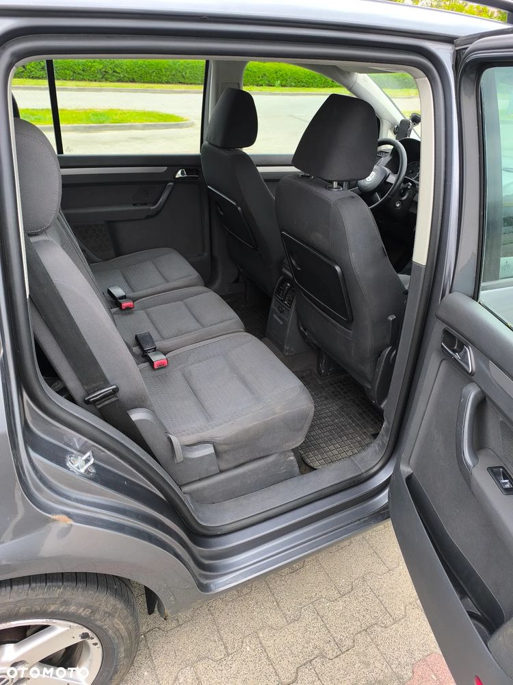 Volkswagen Touran 2.0 TDI DPF Trendline - 8