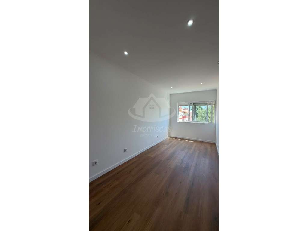 T1+1 Totalmente remodelado com varanda - Patameiras, Odivelas - Grande imagem: 4/29
