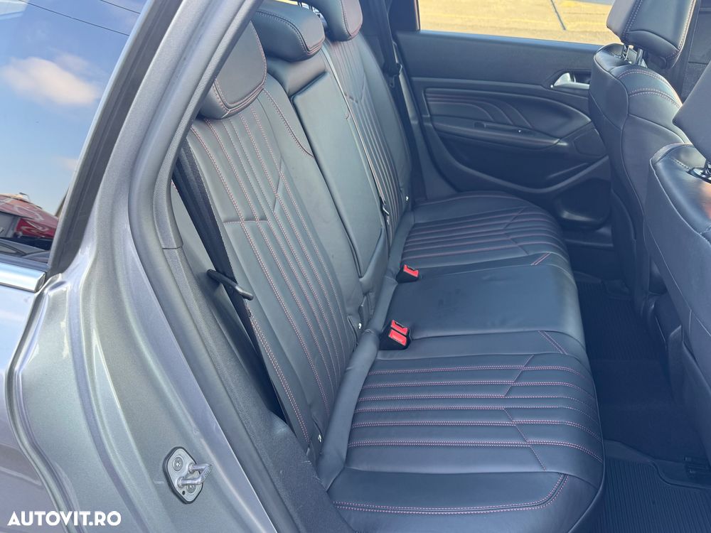 Peugeot 308 BlueHDi FAP 130 EAT8 Stop & Start GT Pack - 12