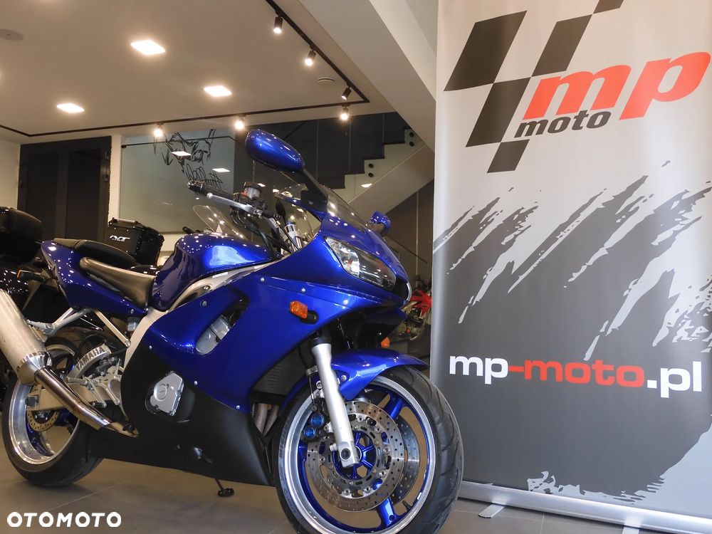 Yamaha R6 - 1