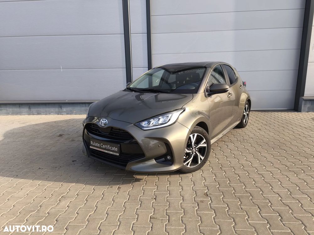 Toyota Yaris 1.5 VVT-i HSD Dynamic Bi-tone - 1
