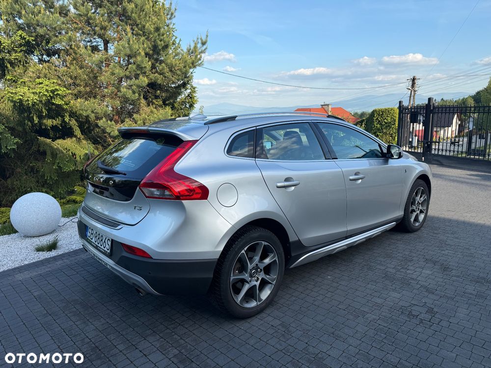 Volvo V40 Cross Country T3 Drive-E Ocean Race - 4