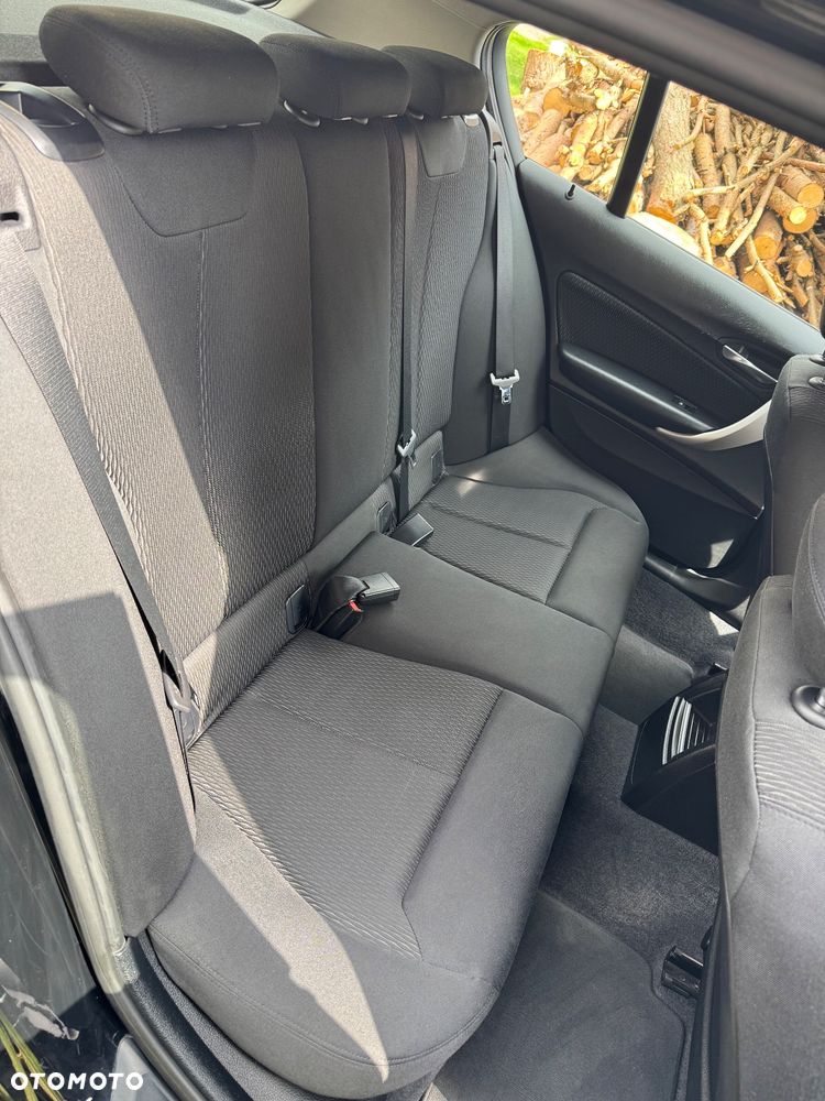 BMW Seria 1 116d - 17