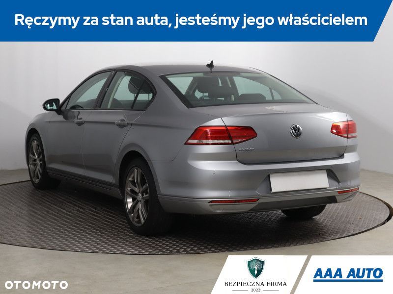 Volkswagen Passat - 5