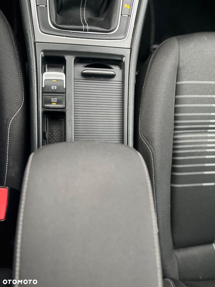 Volkswagen Golf 1.6 TDI BlueMotion Technology Lounge - 24
