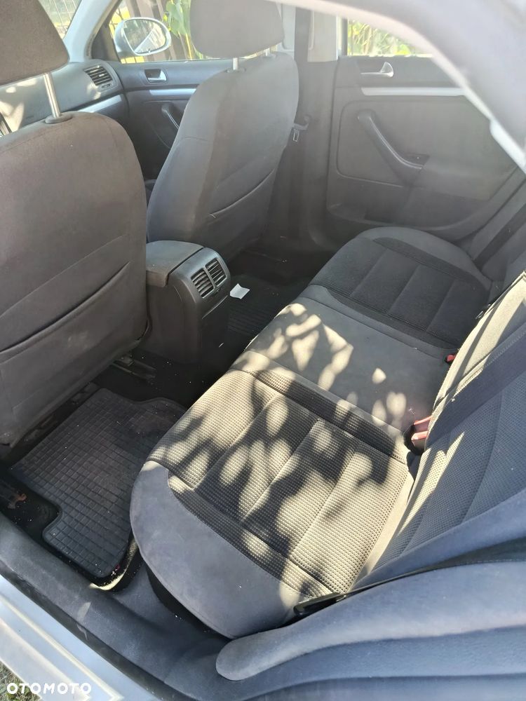 Volkswagen Jetta - 7