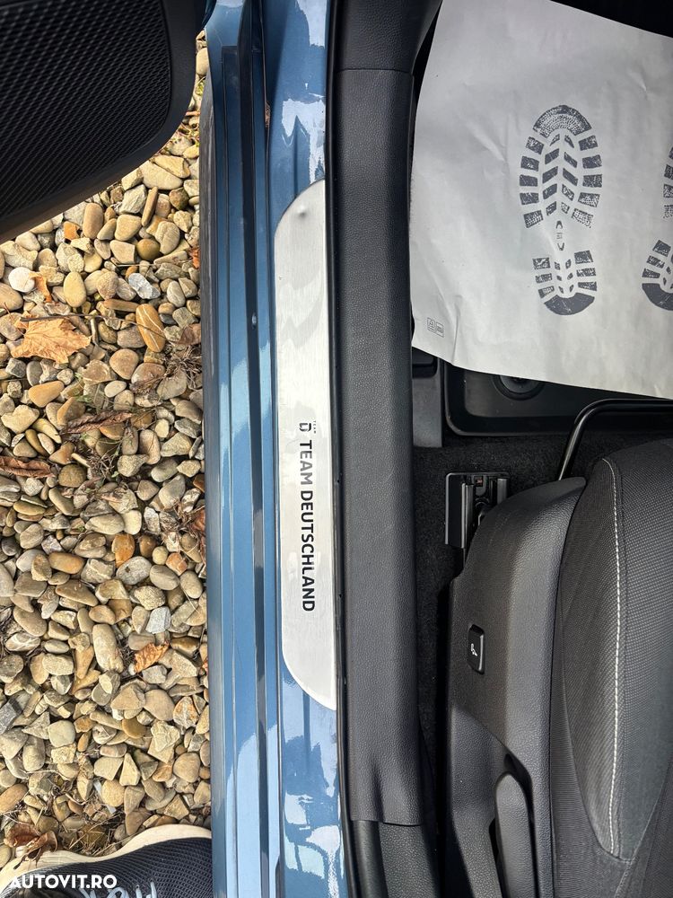 Toyota Corolla 2.0 Hybrid Team Deutschland - 27