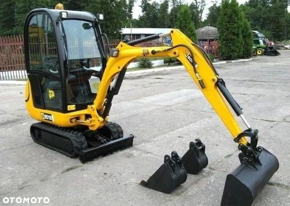 JCB 8018 - 3