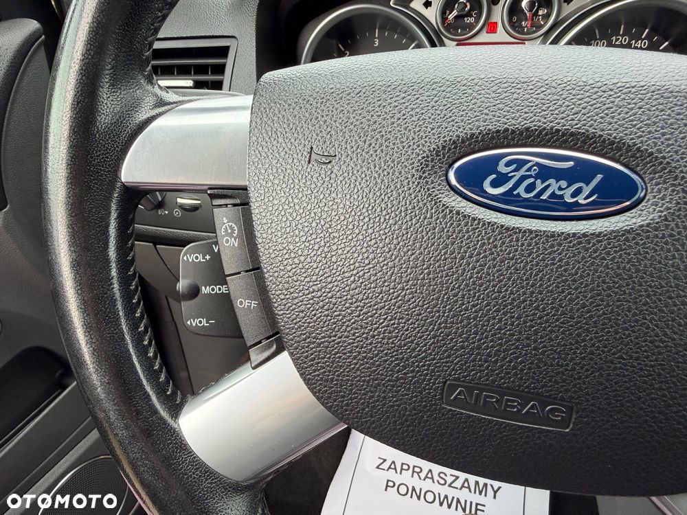 Ford Kuga 2.0 TDCi 4x4 Titanium - 25