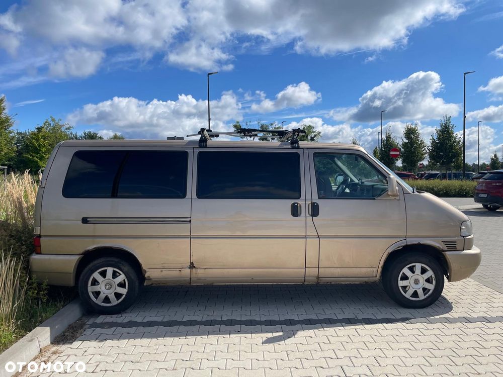 Volkswagen Caravelle - 8