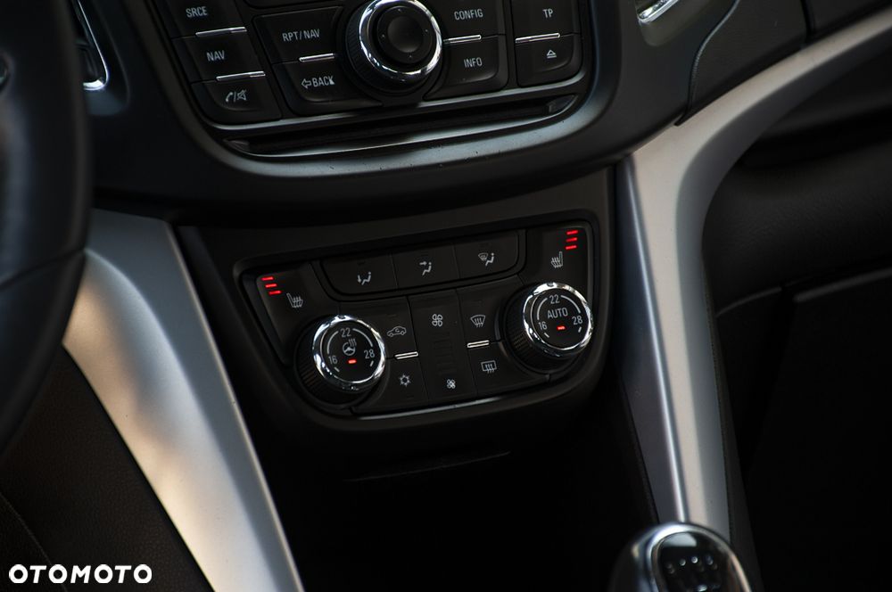 Opel Zafira 2.0 D (CDTI ecoFLEX) Start/Stop Active - 25