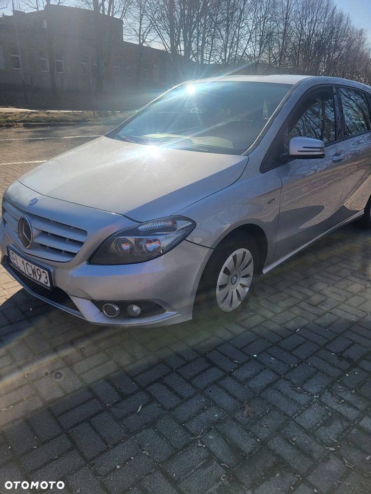 Mercedes-Benz Klasa B 180 CDI (BlueEFFICIENCY) - 25