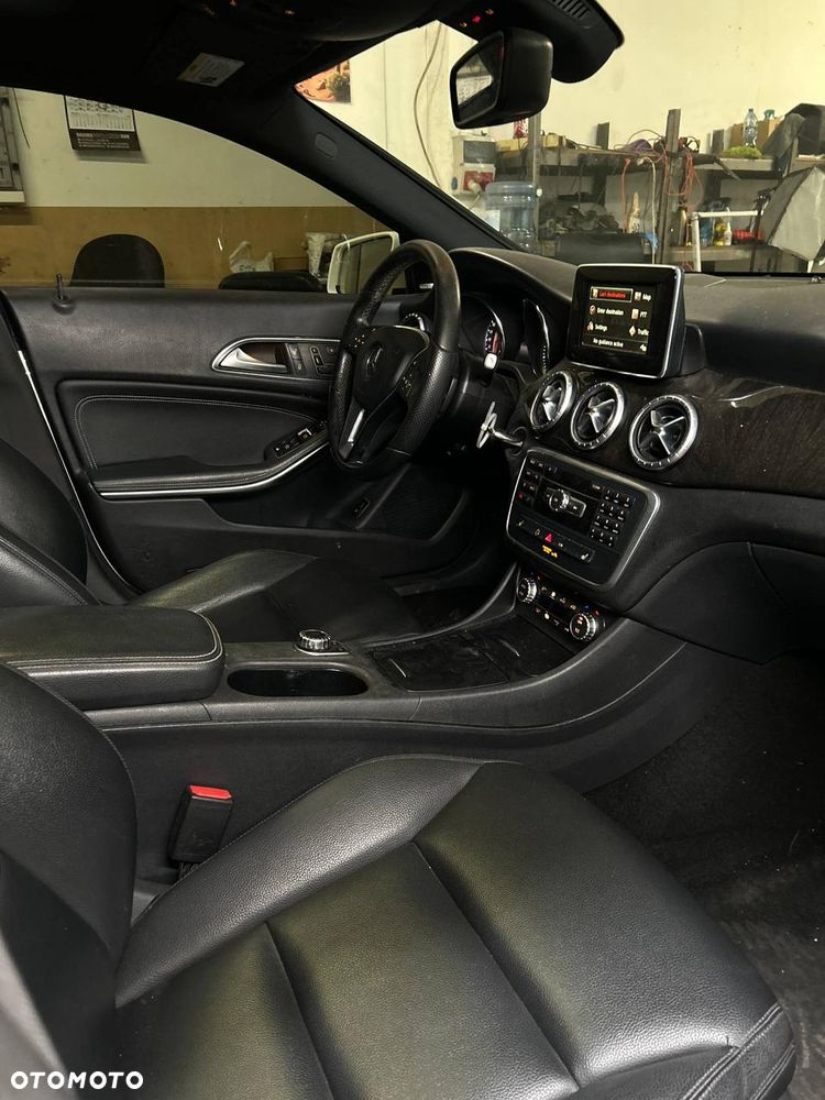 Mercedes-Benz CLA - 14