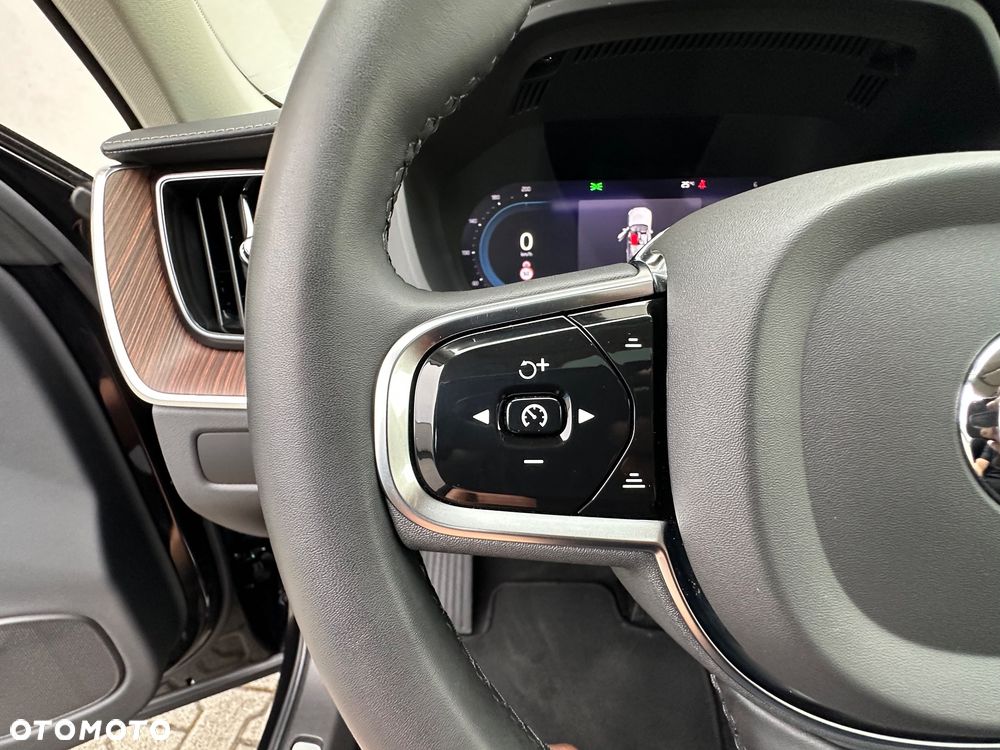 Volvo XC 60 B4 D AWD Geartronic RDesign - 30