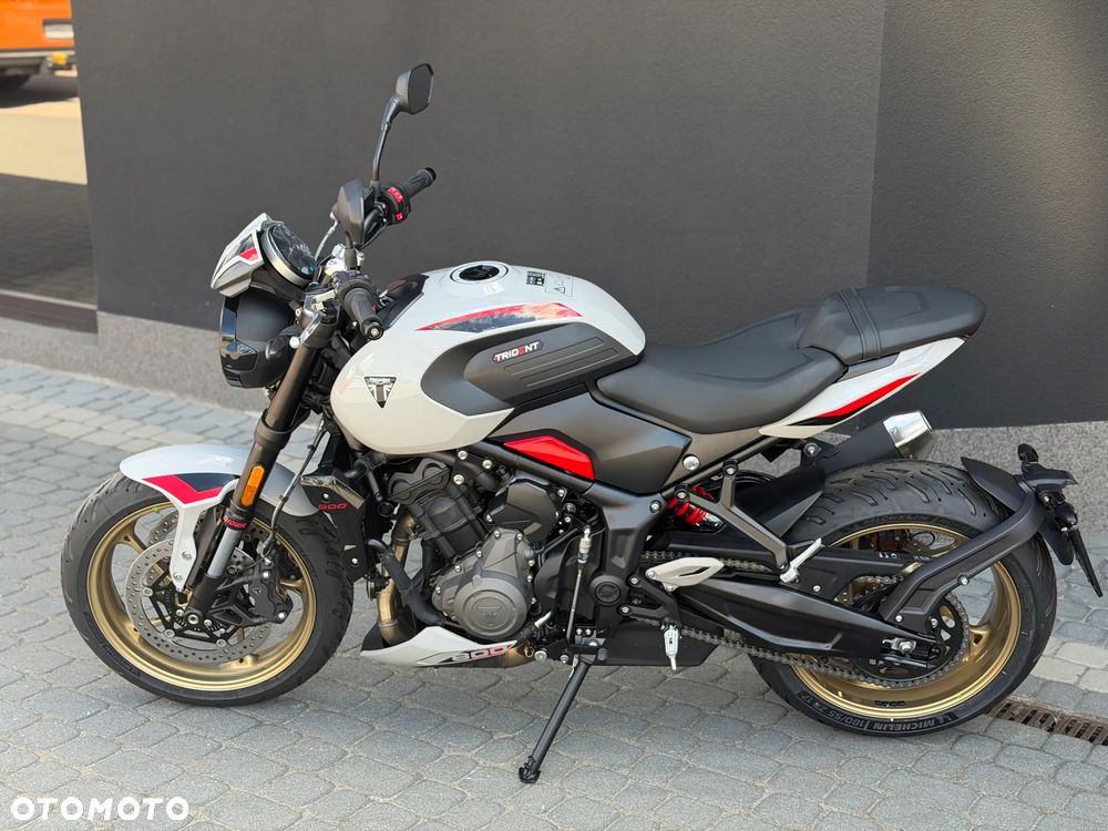 Triumph Trident - 12