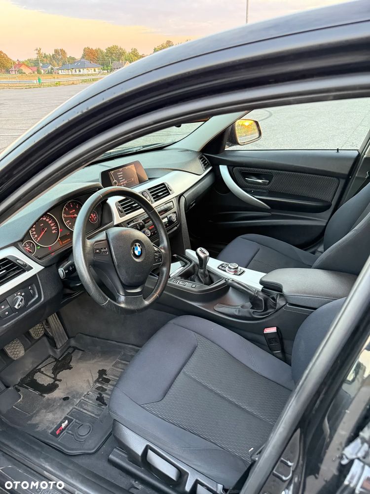 BMW Seria 3 320d - 10