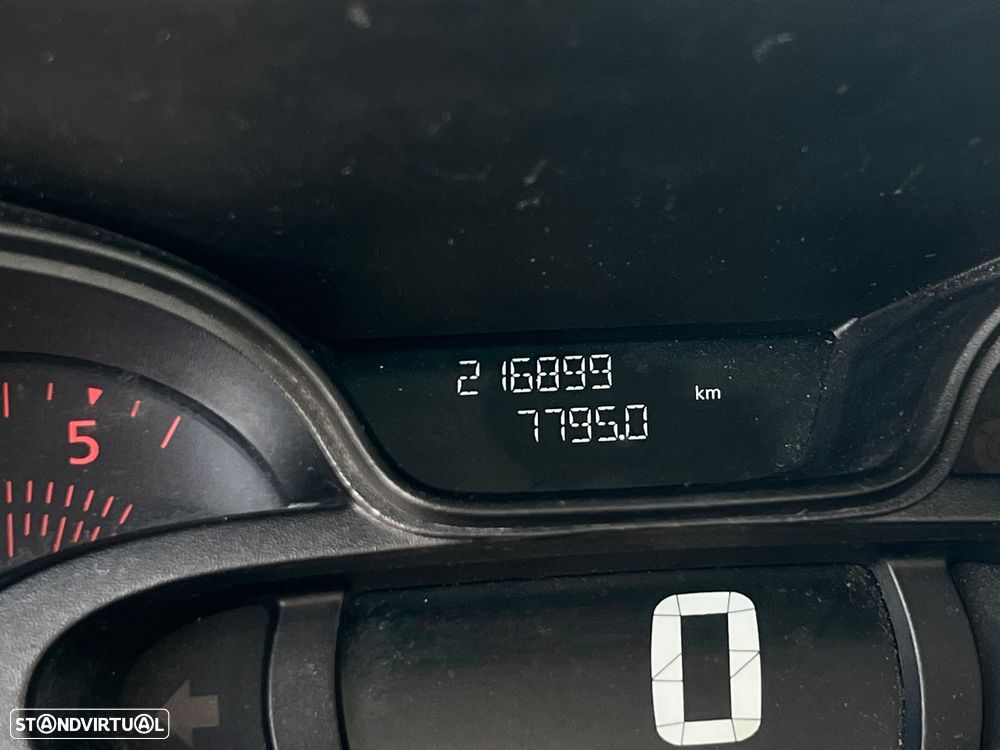 Renault Trafic - 13