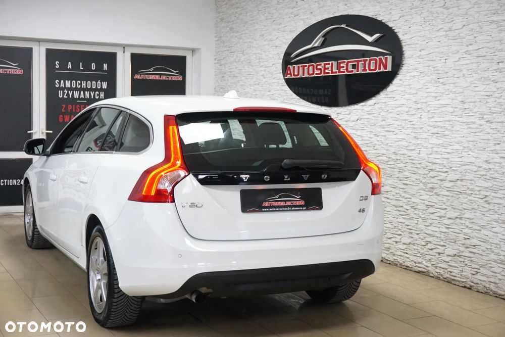 Volvo V60 D3 Momentum - 13