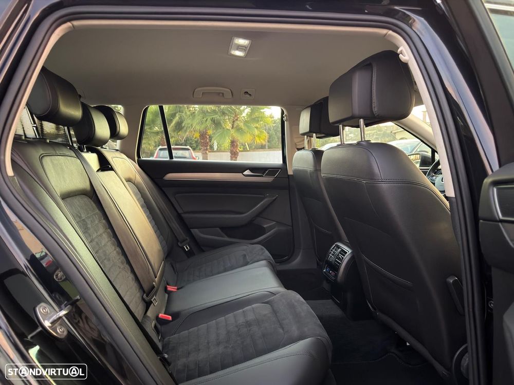 VW Passat Variant 2.0 TDi Highline - 12