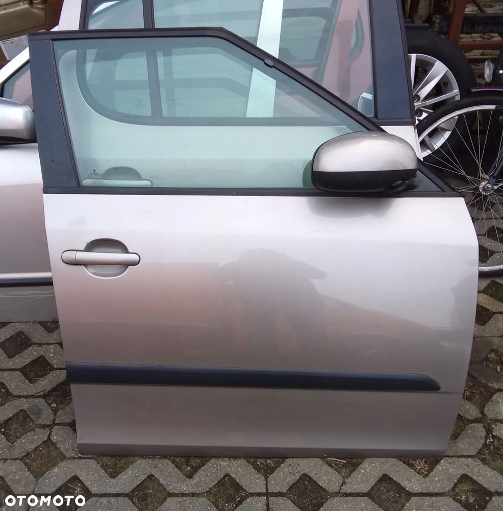 Drzwi przód Skoda Fabia II 2 9202 - 2