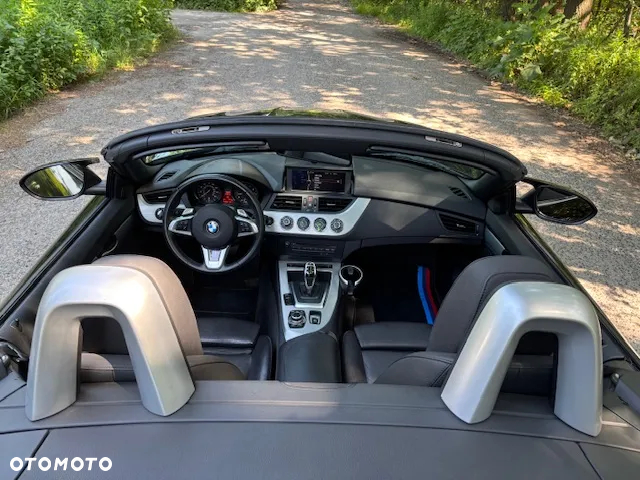 BMW Z4 sDrive35i - 13