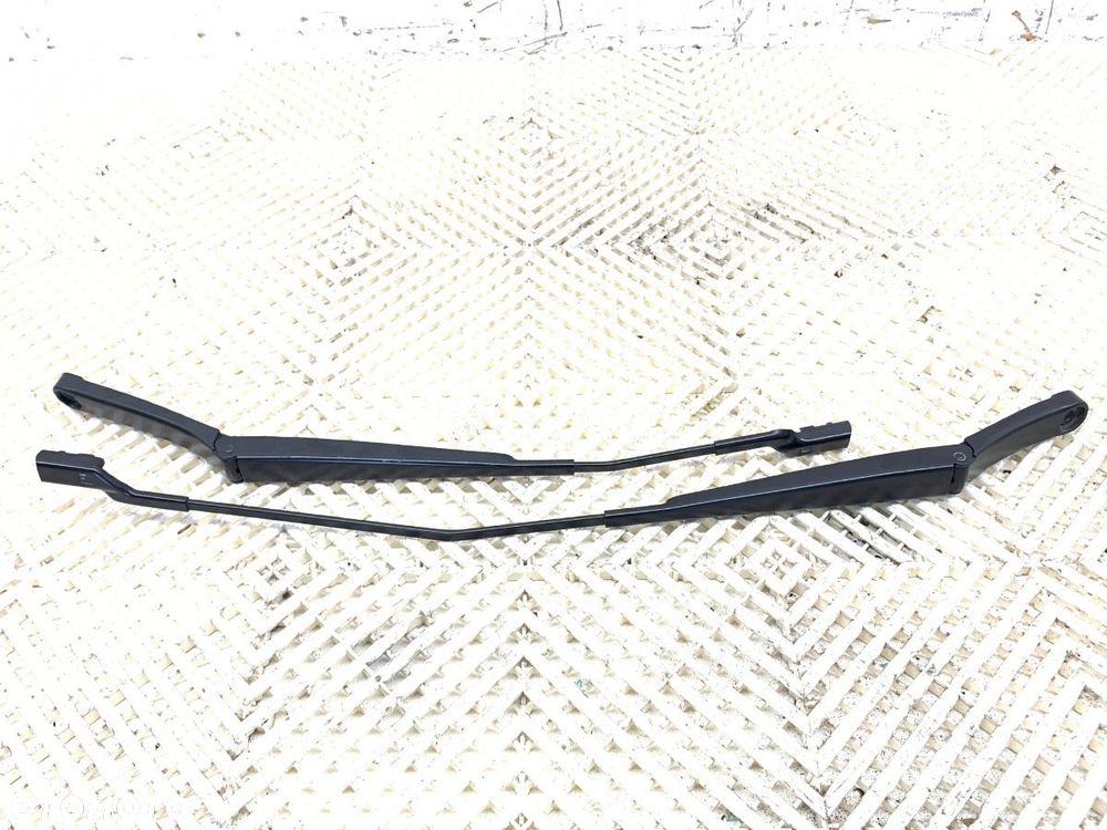 RAMIĘ WYCIERACZKI KOMPLET PRZÓD  SKODA KAROQ (NU7, ND7) 2017 - 2022 2.0 TSI 4x4 140 kW [190 KM] - 1