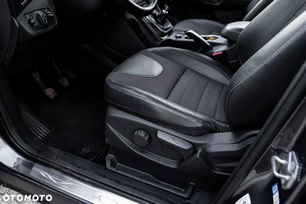 Ford Kuga 2.0 TDCi 2x4 SYNC - 21