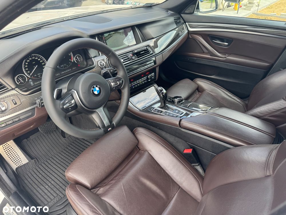 BMW Seria 5 M550d xDrive - 33