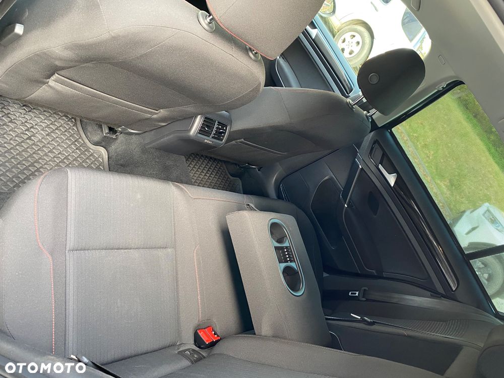 Volkswagen Golf - 36