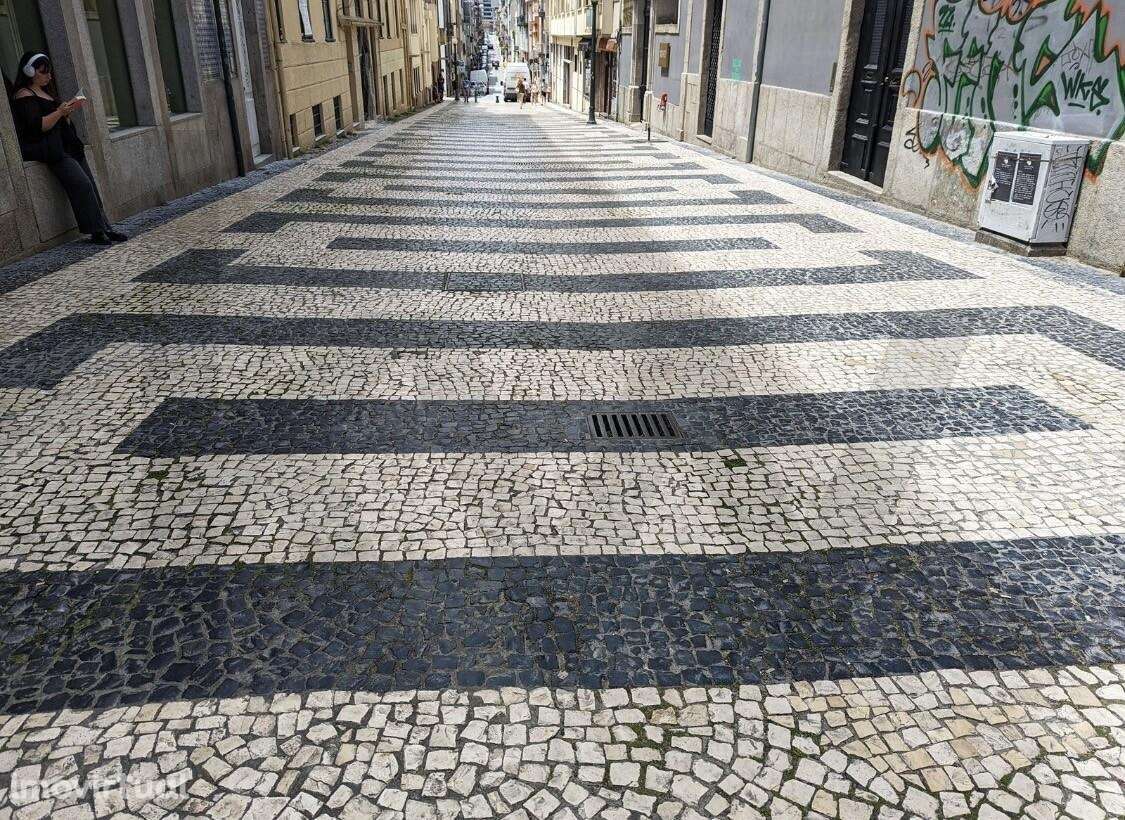 Prédio com potencial de reabilitação no centro de Vendas Novas - Grande imagem: 5/8