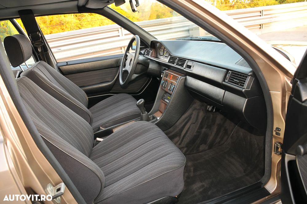 Mercedes-Benz E - 10