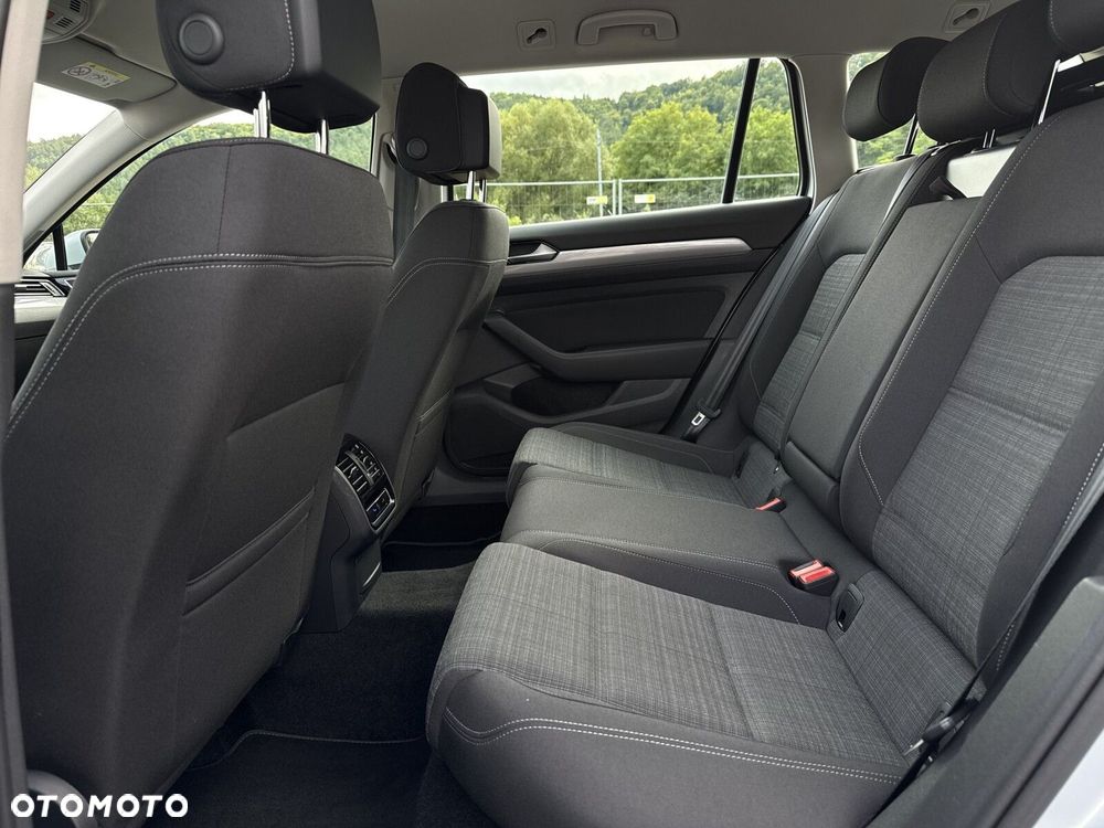 Volkswagen Passat 2.0 TDI Business DSG - 33