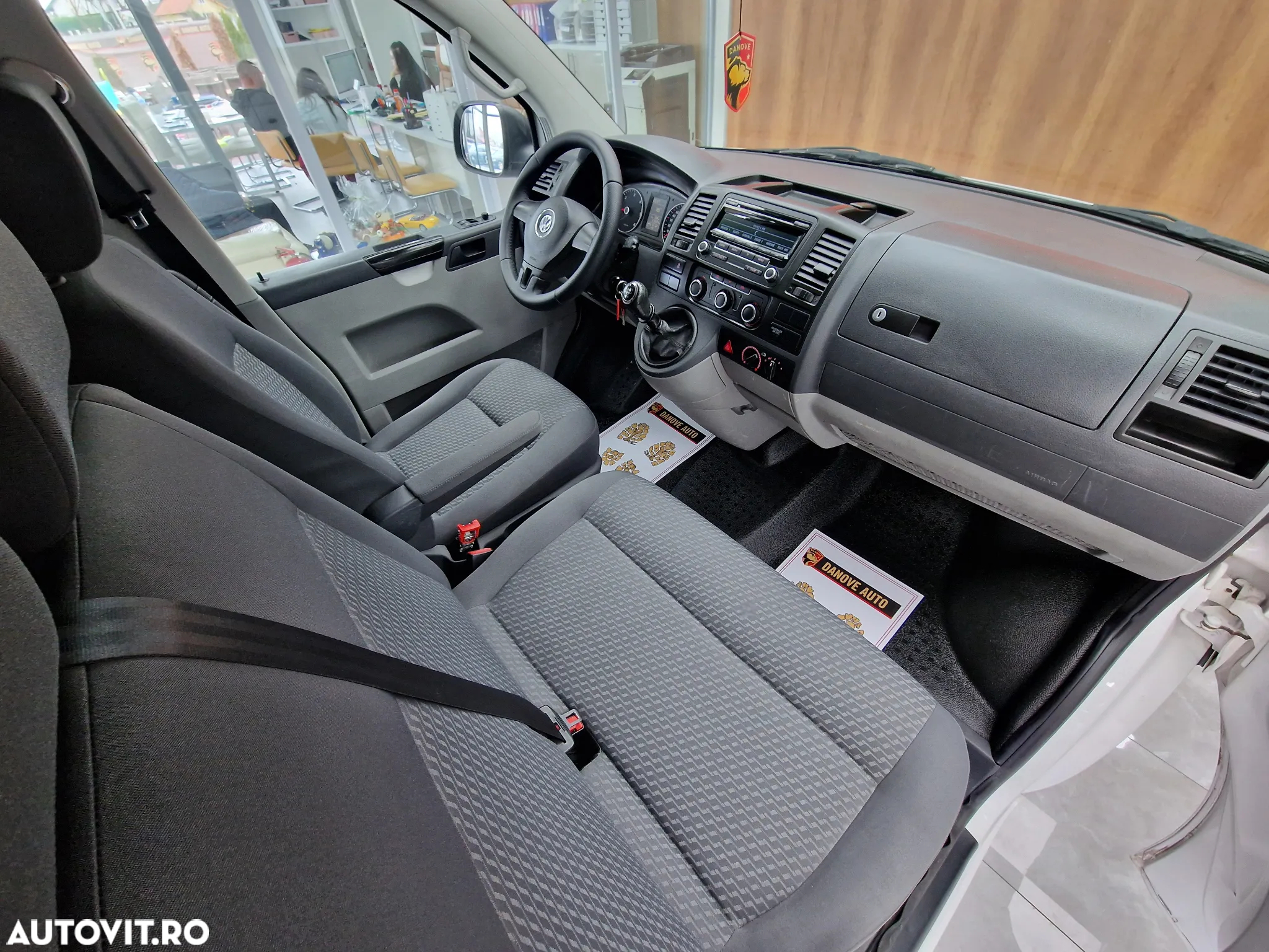 Volkswagen Transporter - 17